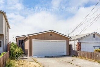 Building Photo - 1536 Emeric Ave