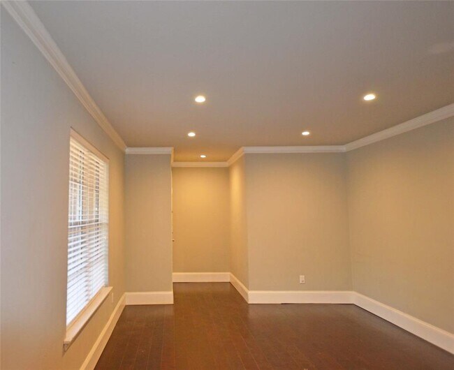 Building Photo - 4219 Avondale Ave