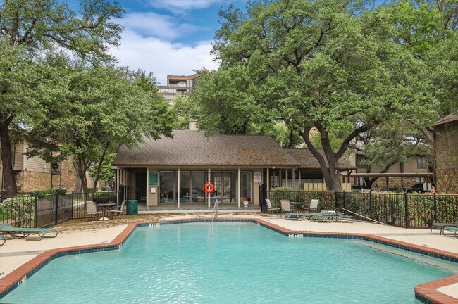 Foto del edificio - 5300 Keller Springs Rd