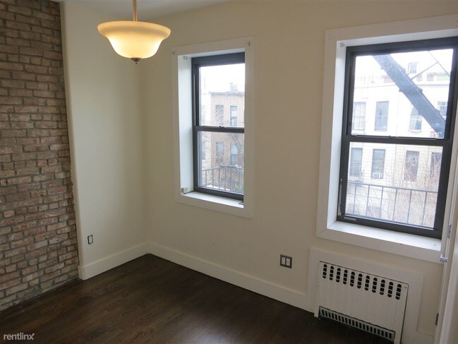 Building Photo - 143 Starr St
