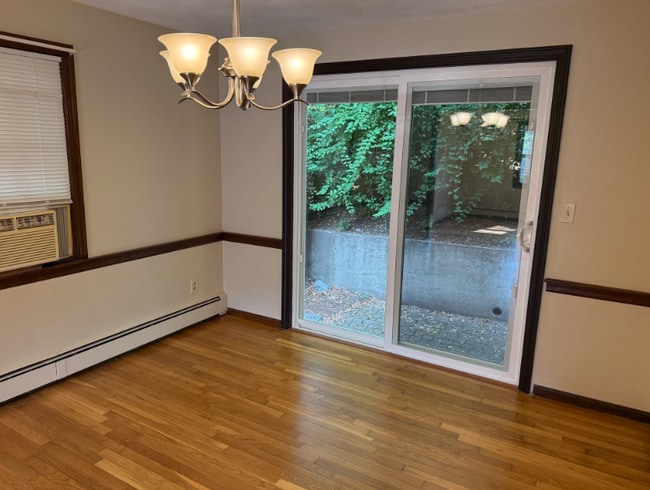 Building Photo - 17 Circle Rd