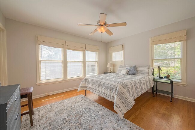 Foto del edificio - 1558 1/2 Castle Ct