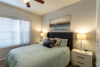 2BR, 2BA 953SF - Villas at Bandera
