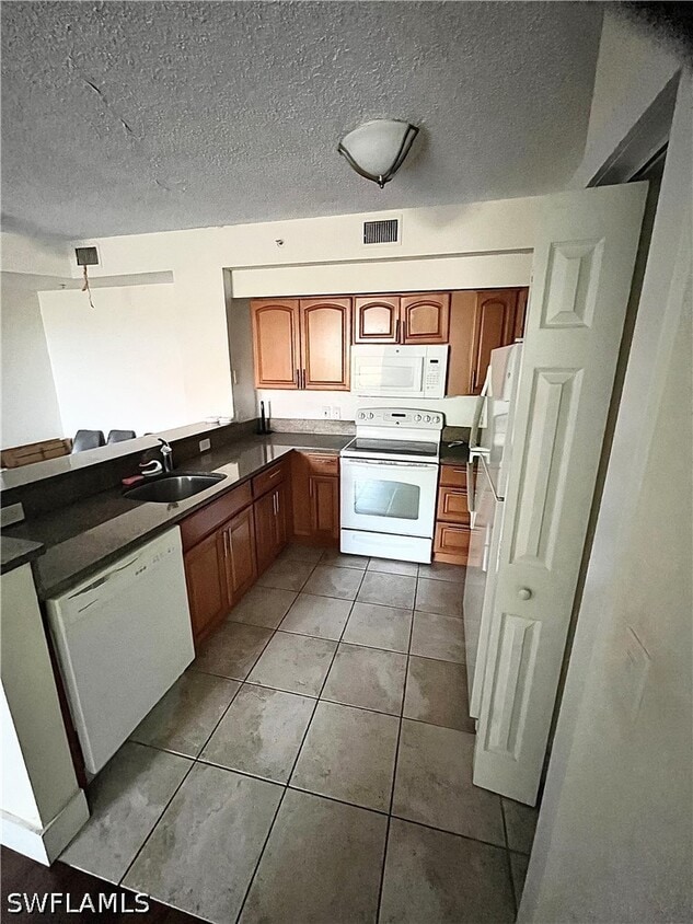 Building Photo - 1115 Reserve Ct