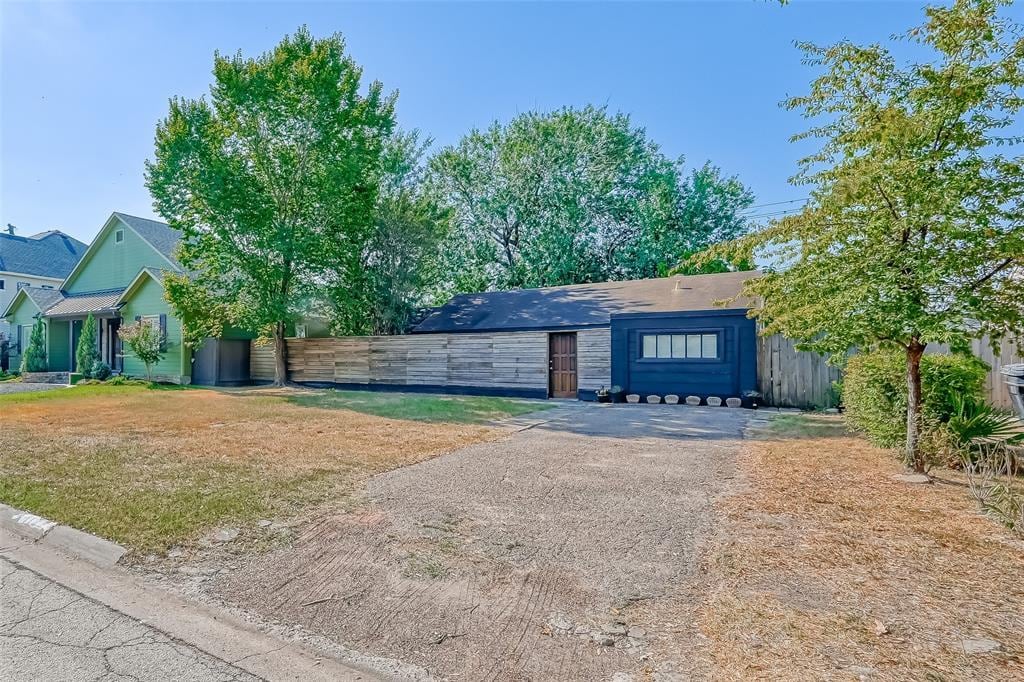 Primary Photo - 1127 Du Barry Ln