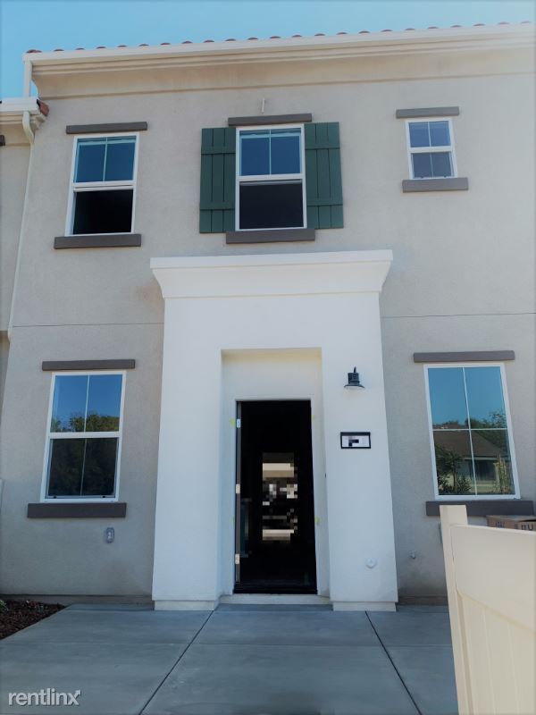 131143 Avenida Chapala, San Marcos, CA 92069 Townhome Rentals in San