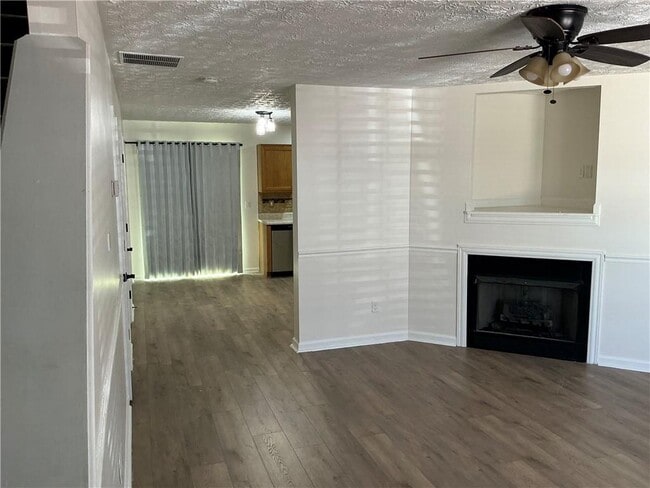 Foto del edificio - 3127 Fields Dr