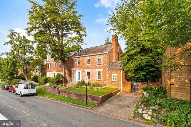 Foto del edificio - 4712 Piney Branch Rd NW