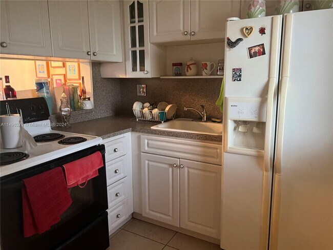 Foto del edificio - 2999 Point E Dr