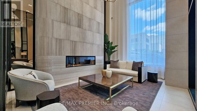 Building Photo - 2020-2020 Bathurst St