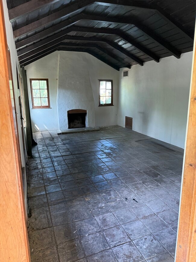 Building Photo - 4176 Garden Ave