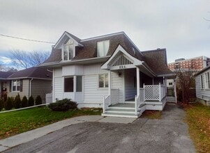 Building Photo - 69 Scott St