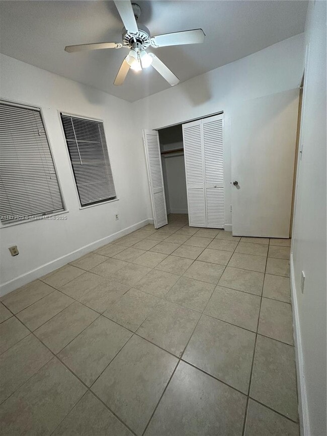 Foto del edificio - 985 SW 5th St