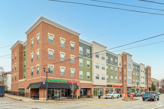 Building Photo - University Market