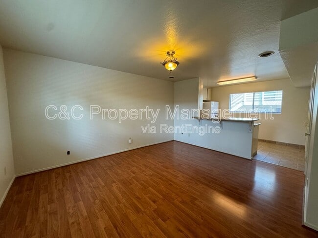 Building Photo - 830 Parcel St