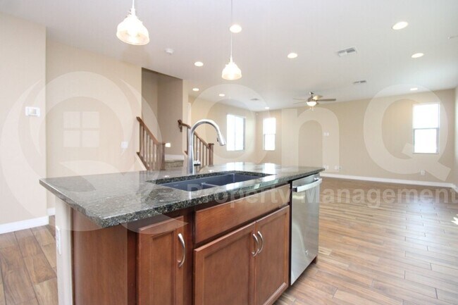 Foto del edificio - 43265 North Plum Street