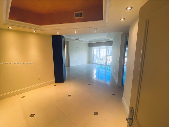 Foto del edificio - 20000 E Country Club Dr