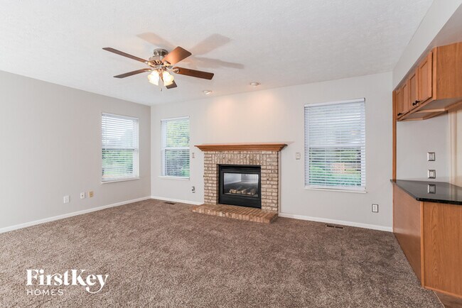 Foto del edificio - 6278 Maple Grove