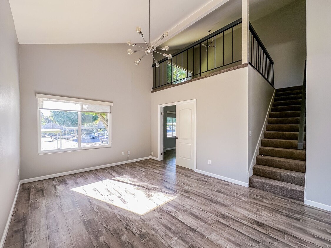 Primary Photo - Completely Renovated 3+ Bed, 2 Bath Tierra...