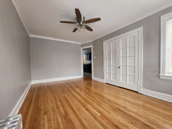 Building Photo - 644 N Mayfield Ave