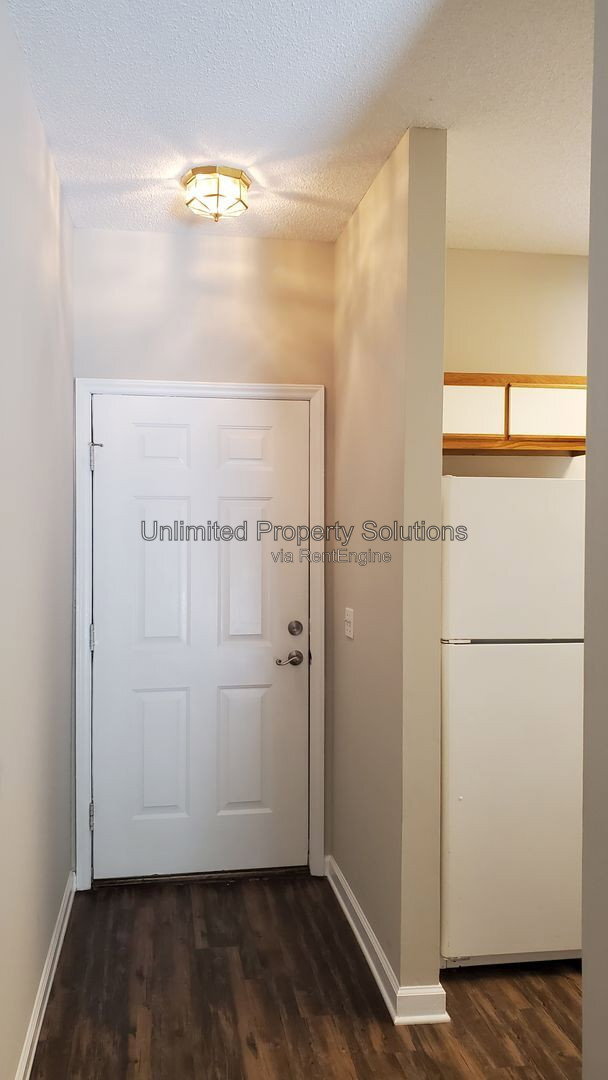Building Photo - 733 Bragg Dr