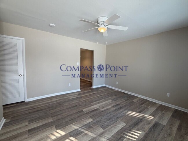 Building Photo - Newly Renovated Just For You! First Month's Rent Free!!