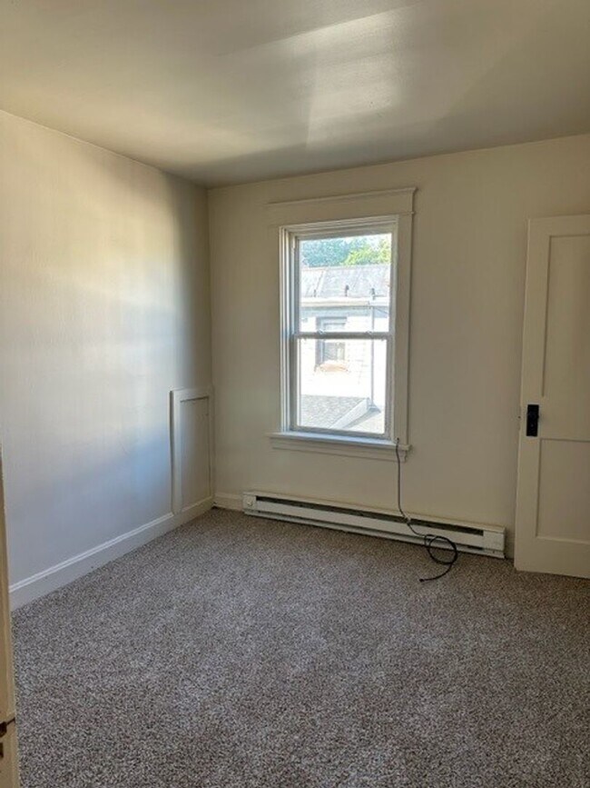 408 Radnor St Unit 408 A 2nd flr, Harrisburg, PA 17110 Room for Rent