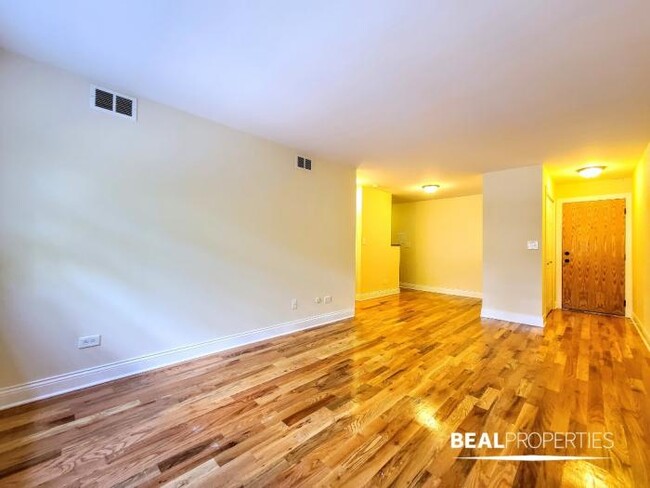 Building Photo - 1 bedroom in CHICAGO IL 60614