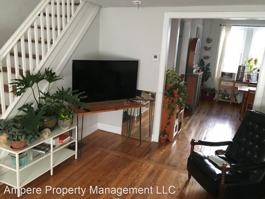 Building Photo - 3 br, 1 bath House - 1119 S Peach St