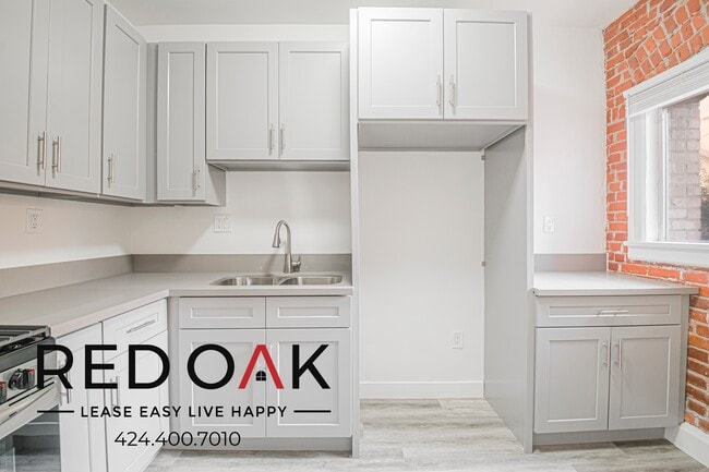 Foto del edificio - 147 Normandie Ave