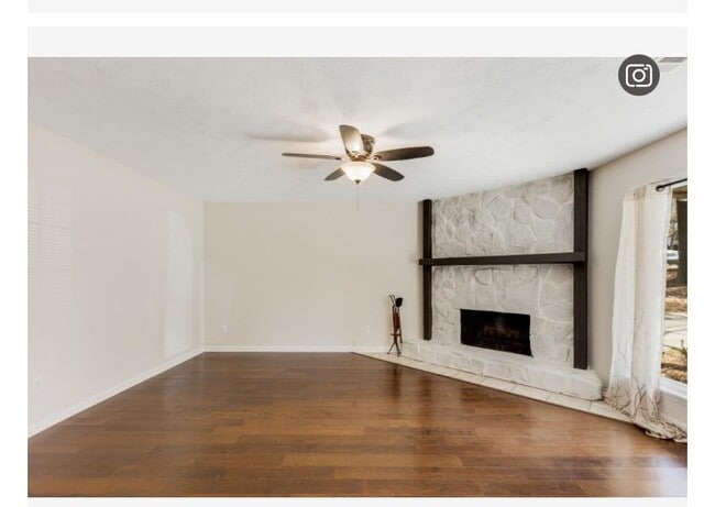 Living Room - 4575 Jamerson Forest Pky