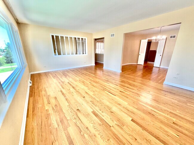 Foto del edificio - 5025 Carol St