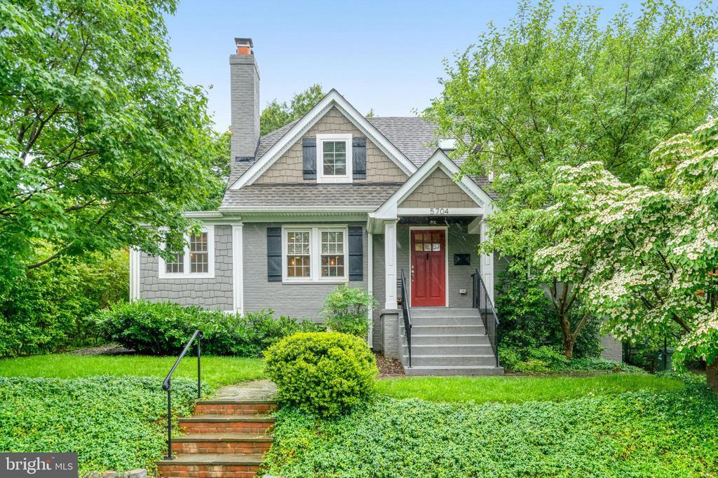 Foto principal - 5704 18th Rd N