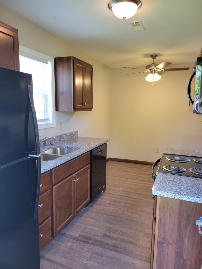 Building Photo - 517 Wood Thrush St