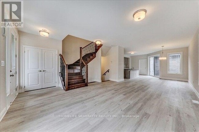 Building Photo - 9 Drummond St