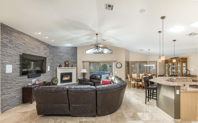 Building Photo - Estates at Gold Canyon