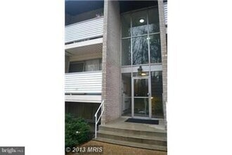 Building Photo - 5618 Bloomfield Dr