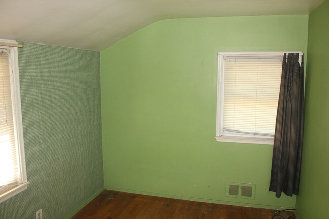 Building Photo - 3601 Holly Ave