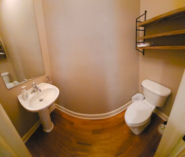 Foto del edificio - 113 S Packwood Ave