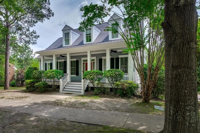 Foto del edificio - Beautiful home in Lake Carolina Harborside