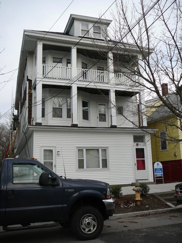 145 Bradford, Bristol, RI 02809 Apartments in Bristol, RI