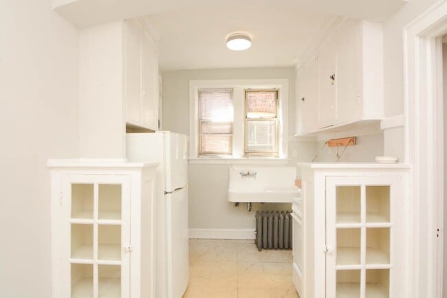 Building Photo - 4227 N Paulina St