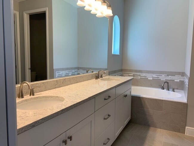Foto del edificio - Newly constructed 3/2 Duplex!