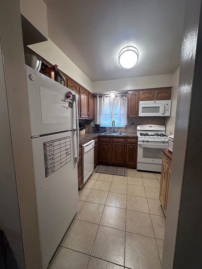Building Photo - Waterway Apartments, LLC