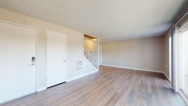 Interior Photo - Rosebeach
