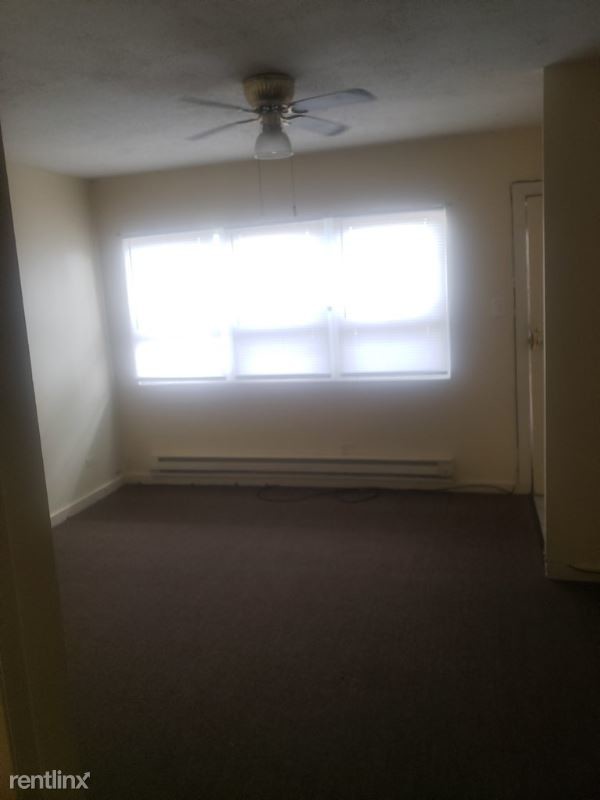 Building Photo - Studio, 1 bath Apartment - 2241 N Mannheim Rd