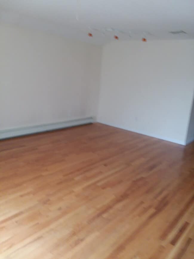 Building Photo - 2919 Zulette Ave