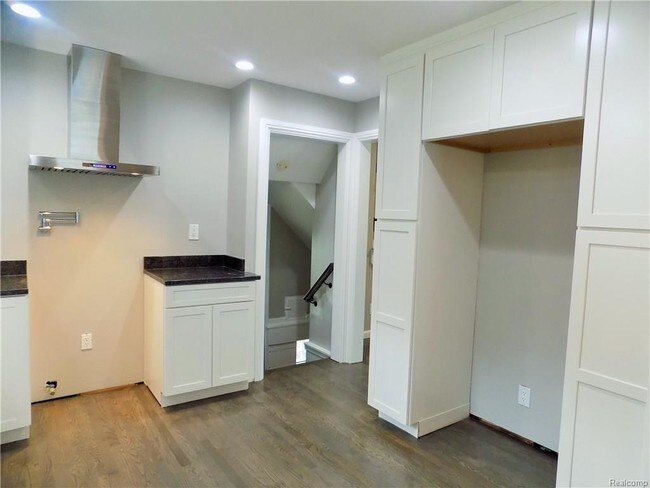 Foto del edificio - 235 Chippewa Rd