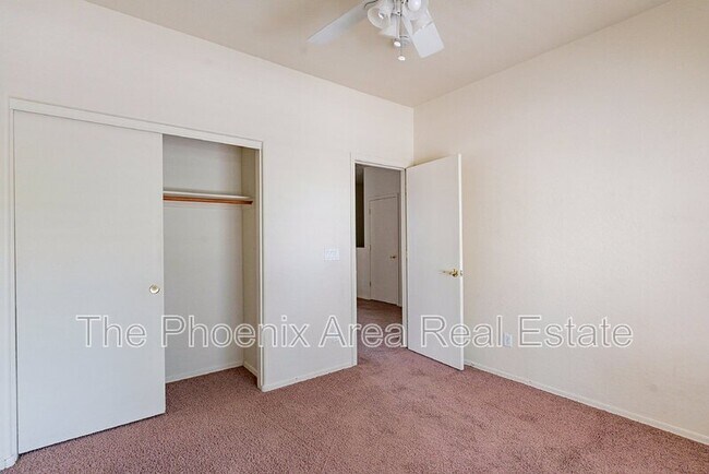 Foto del edificio - 2600 E Springfield Pl