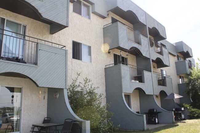 Photo du bâtiment - 5310-5346 46 St